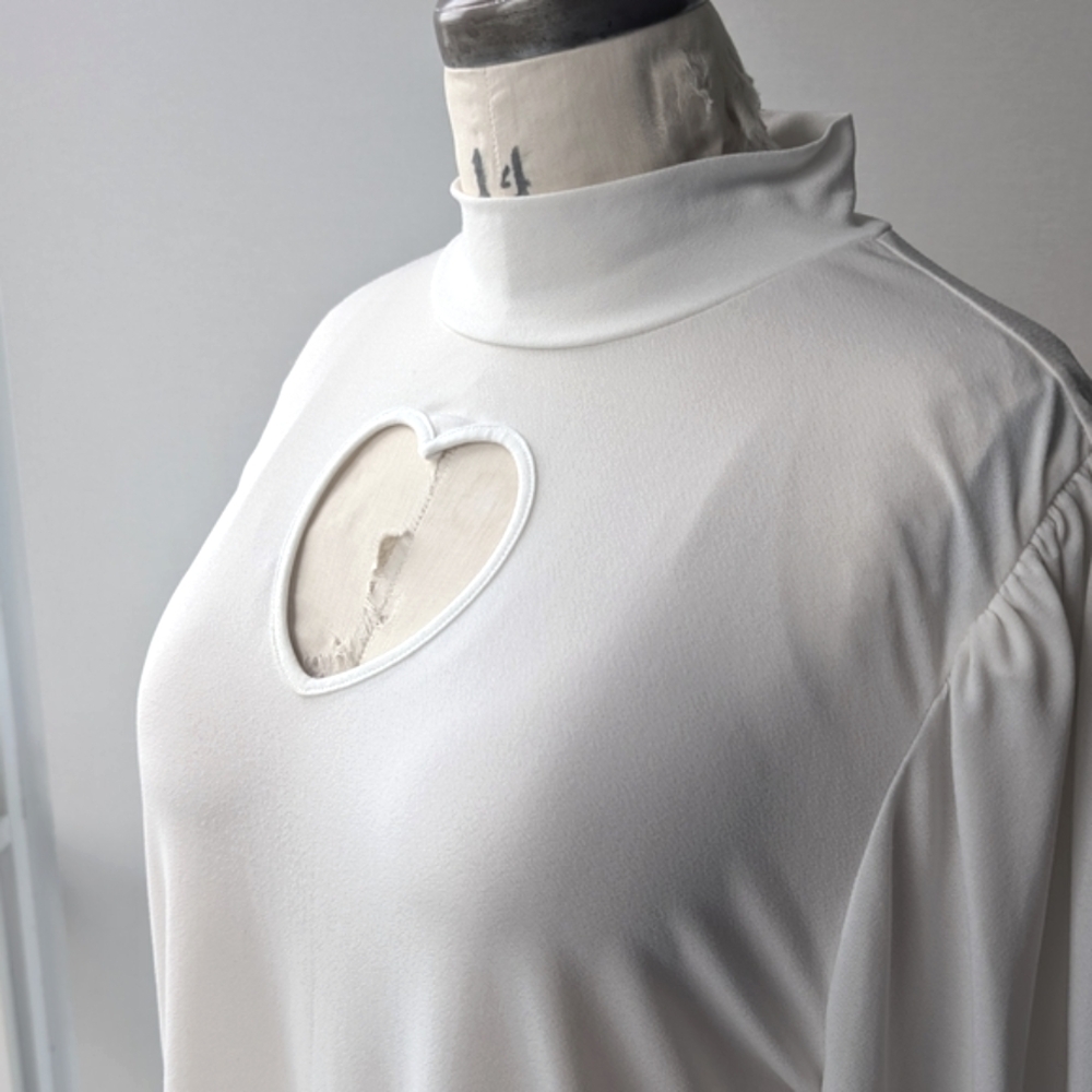 Cable & Gauge - White Heart Cutout Top